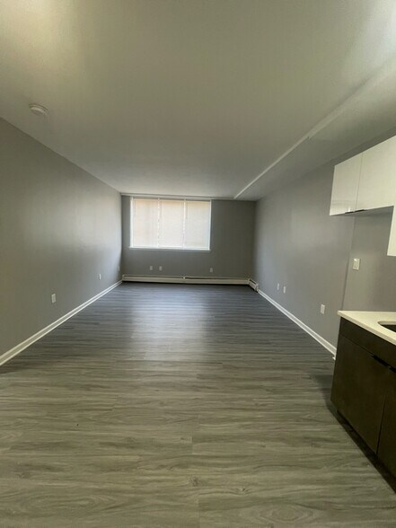 Building Photo - 31 Gillett St