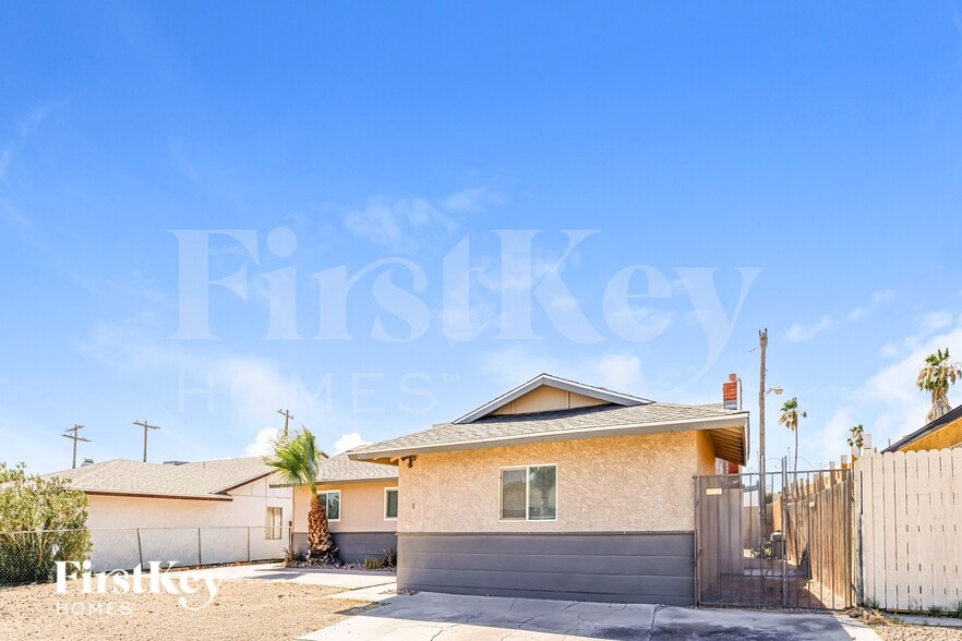 Building Photo - 4843 Fairfax Ave