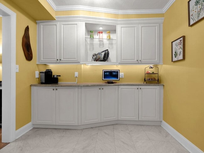 Building Photo - Have It All in Crystal City: Spacious, Stylish & Steps From Everything!