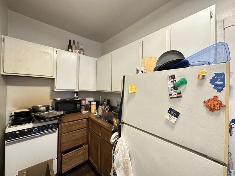 Building Photo - 3034 N Halsted St