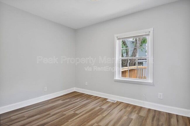 Building Photo - 2504 E Leigh St