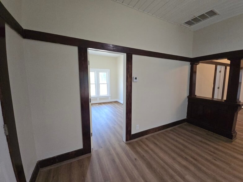 1st bedroom East - 320 Chautauqua Ave