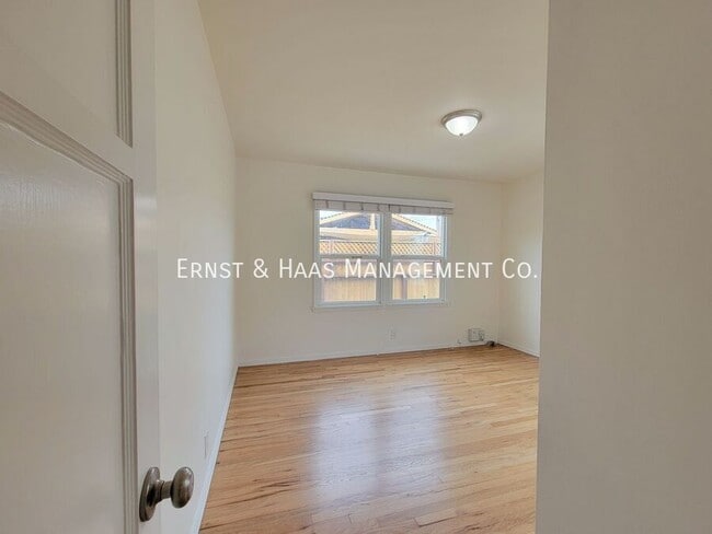 Building Photo - 3102 Ocana Ave