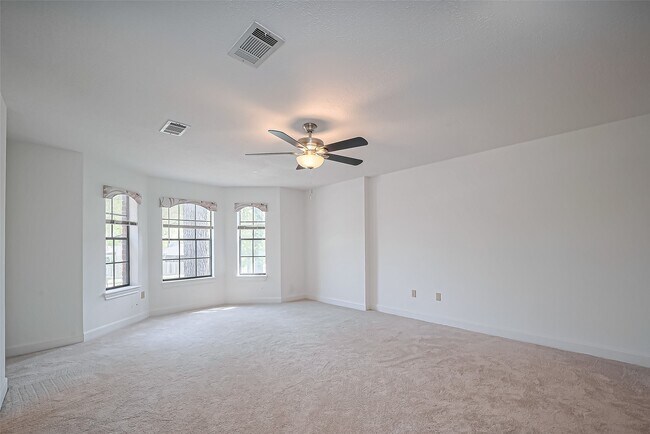 Building Photo - 18307 Champion Forest Dr