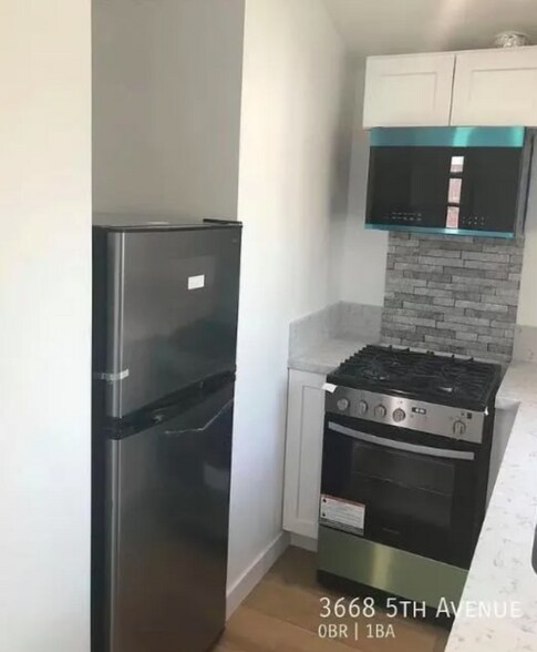 Building Photo - 3668 5th Ave