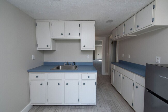 Building Photo - 1743 Compton Rd