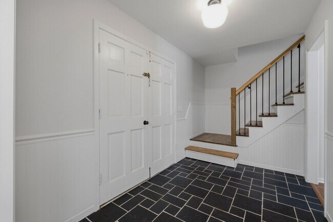 Building Photo - 1303 General Macarthur Dr