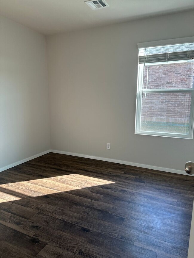 Building Photo - NOW PRELEASING!  Three Bedroom | Two Bath Home in Broken Arrow