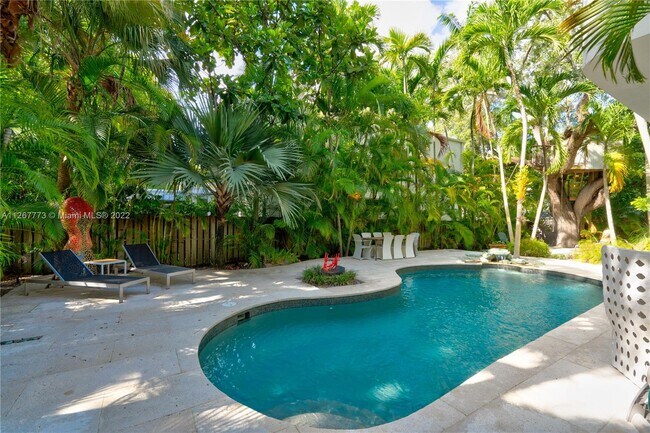 Building Photo - 2755 SW 2nd St