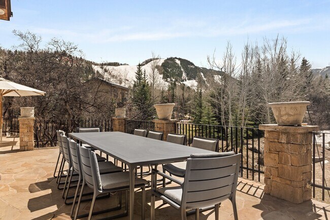 Building Photo - 75 Glen Eagle Dr