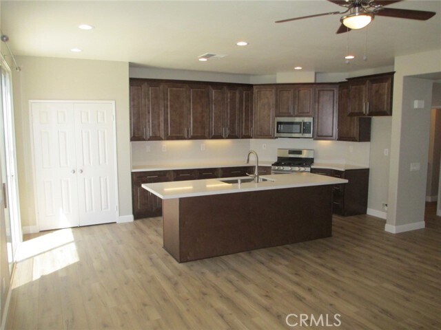 Building Photo - 41201 Crooked Stick Dr
