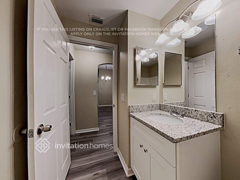 Building Photo - 2394 Bayhill Dr