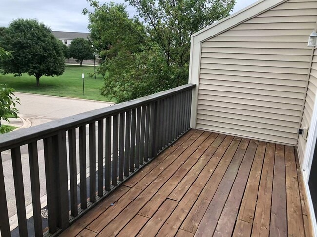 Deck - 11304 Davenport Cir NE
