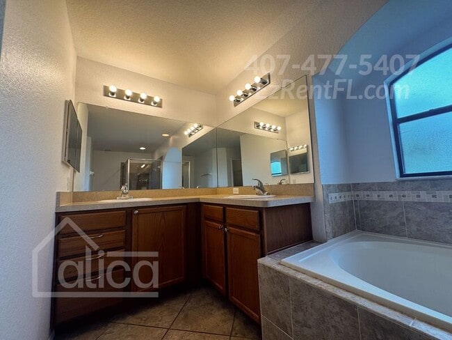 Building Photo - 1769 Kingsmill Dr