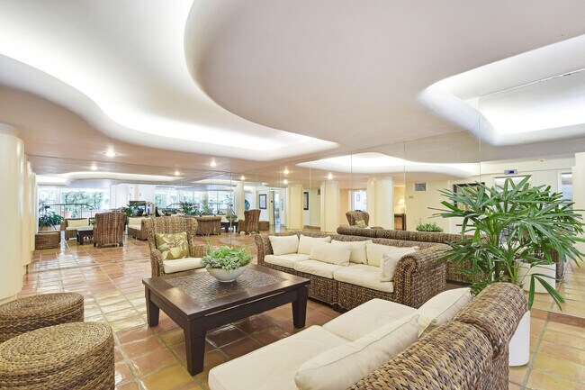 Building Photo - 170 N Ocean Blvd