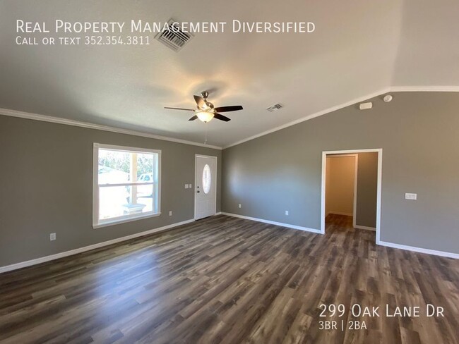 Building Photo - 299 Oak Ln Dr