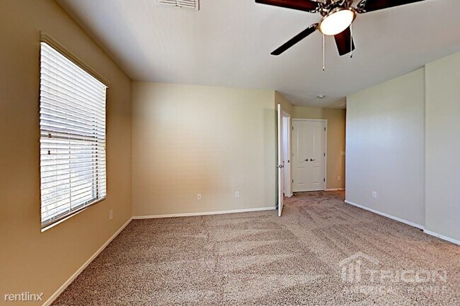 Building Photo - 4376 E Selena Dr