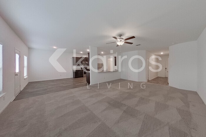 Building Photo - 950 Shady Brk