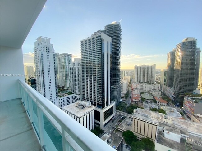 Building Photo - 951 Brickell Ave