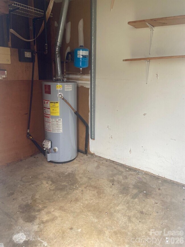 Building Photo - 6621 Pinta Ct