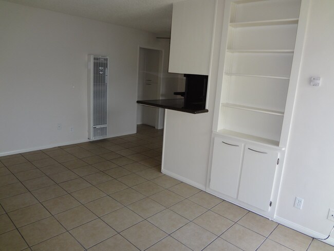 Building Photo - 1459 Hornblend St