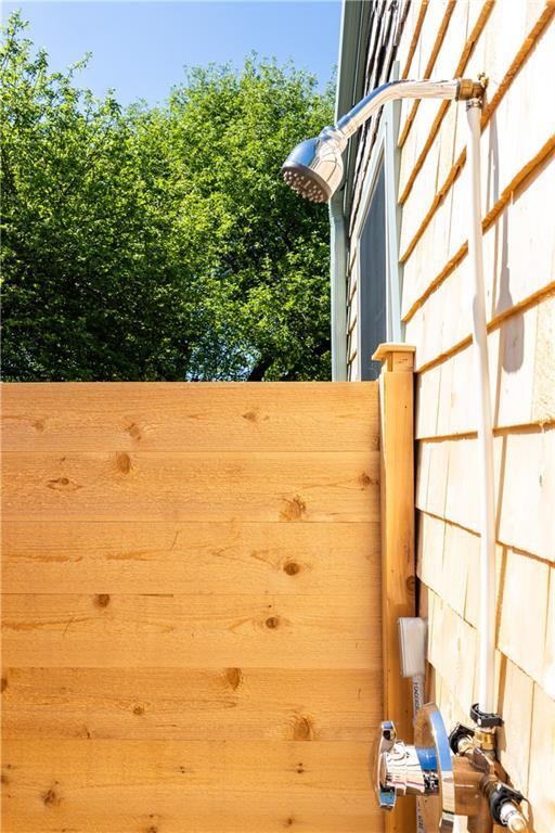 Building Photo - 304 Third Beach Rd