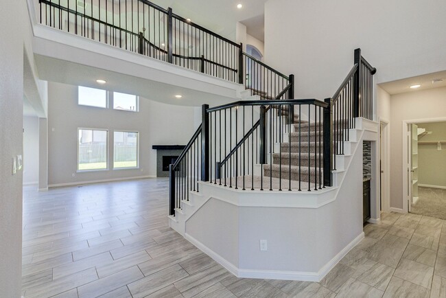 Building Photo - Modern Luxury in Gated Community