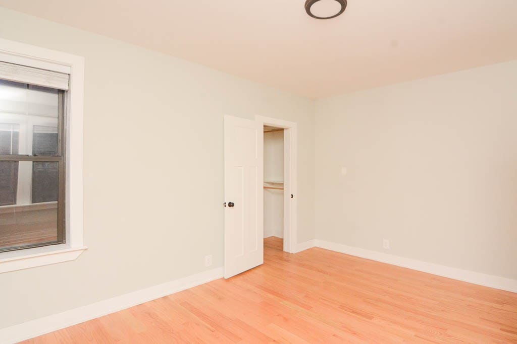 Building Photo - 4419 N Wolcott Ave