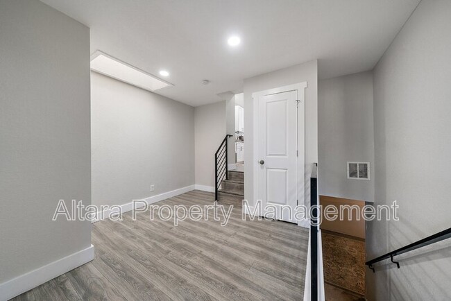 Building Photo - 2339 S Acoma St