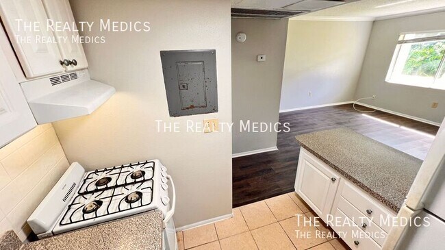 Building Photo - 126 Blue Pointe Way