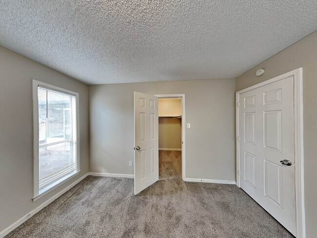 Building Photo - 4339 Crimson Leaf Cove