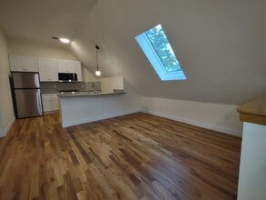 Building Photo - 394 Union Ave