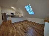 Building Photo - 394 Union Ave