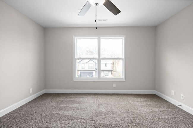 Building Photo - Pet Friendly Three Bedroom!