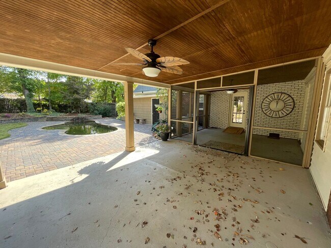 Building Photo - Large 4/4 House in Maplewood $2,650