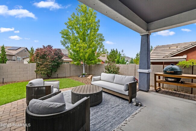 Building Photo - 1465 Varsity Dr