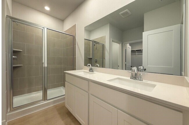 Building Photo - 3914 Flora Fld Dr