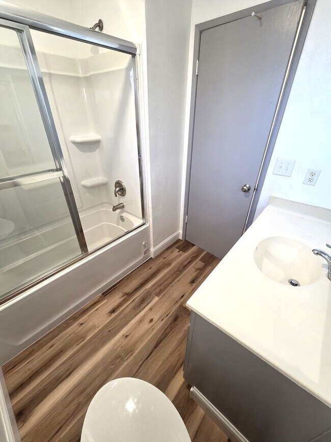 Building Photo - Remodeled 3 Bedroom 2 Bath Home near Monache High School