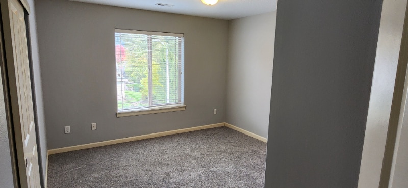 Building Photo - 13460 SE Highpointe St