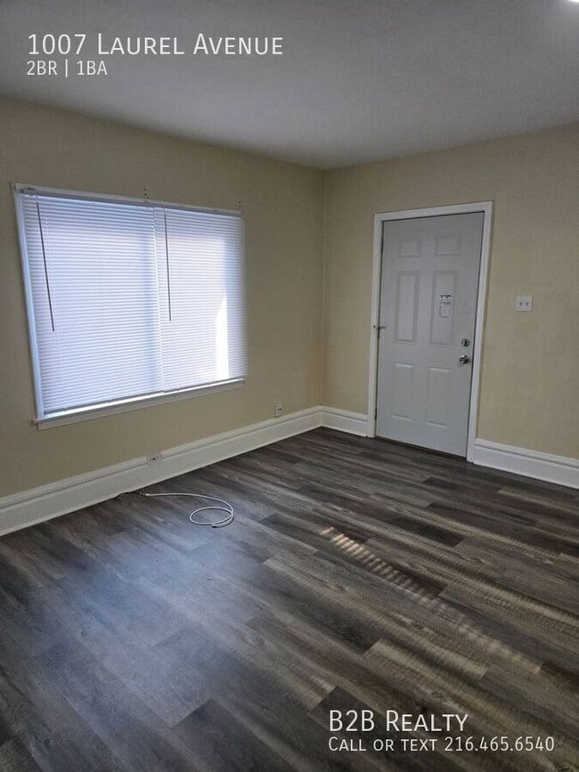 Building Photo - 1007 Laurel Ave