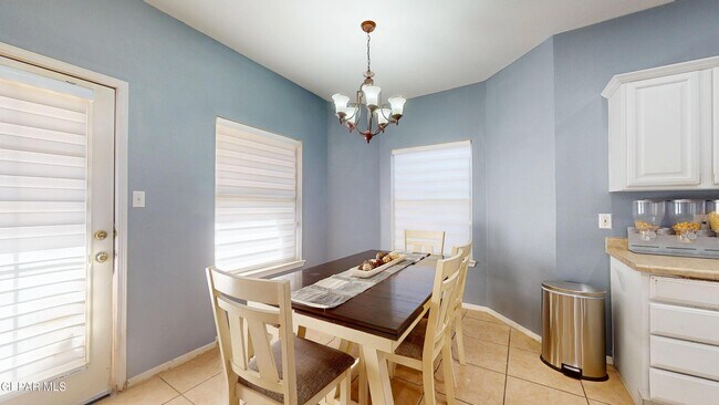 Building Photo - 10803 Elise St