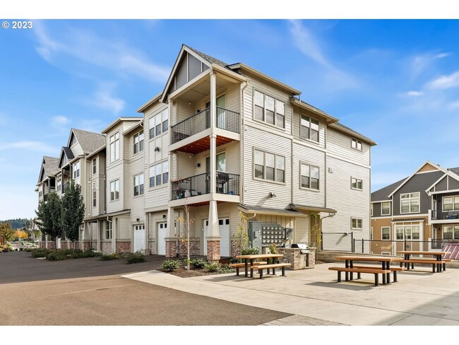 Primary Photo - 2Bd 2Ba Beaverton Condo!! Close to Nike, R...