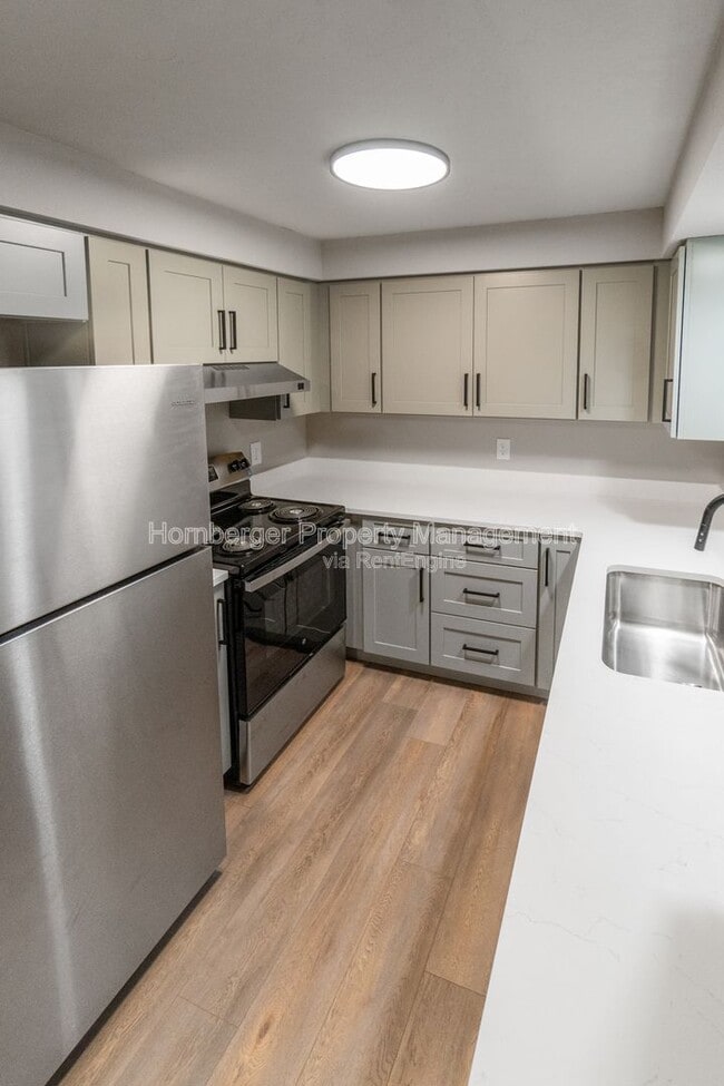 Building Photo - 508 E Rich Ave