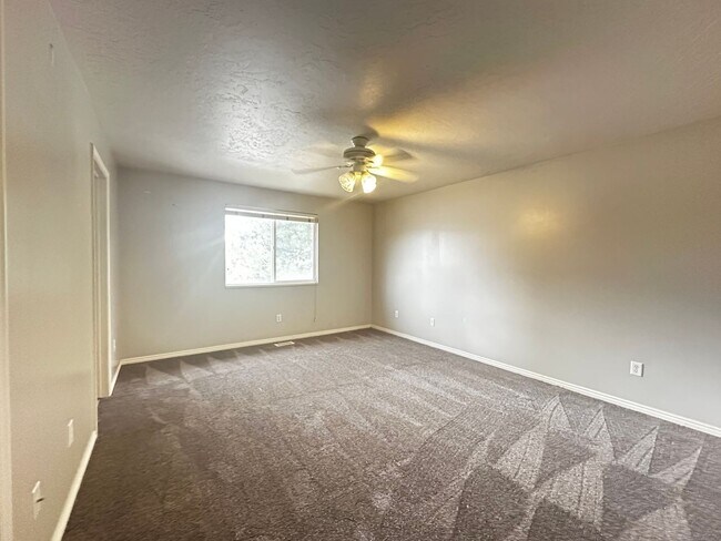 Building Photo - Great Home Available in Lehi!