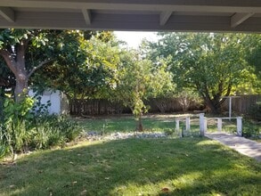 Building Photo - 3 Bedroom 2 Bath Home in Cottonwood