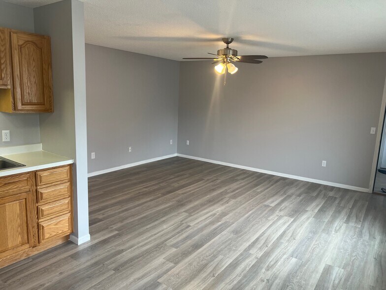 Building Photo - 615 11th Street Southwest