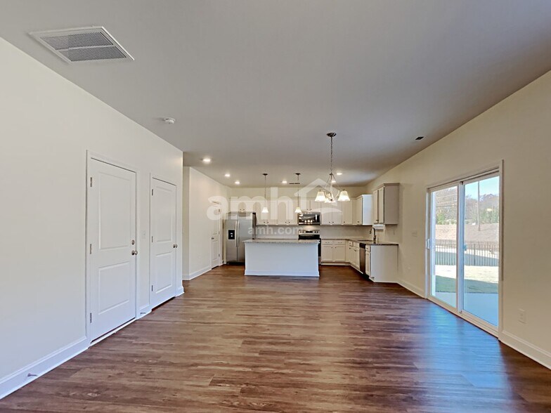 Building Photo - 1104 Bentley Pl