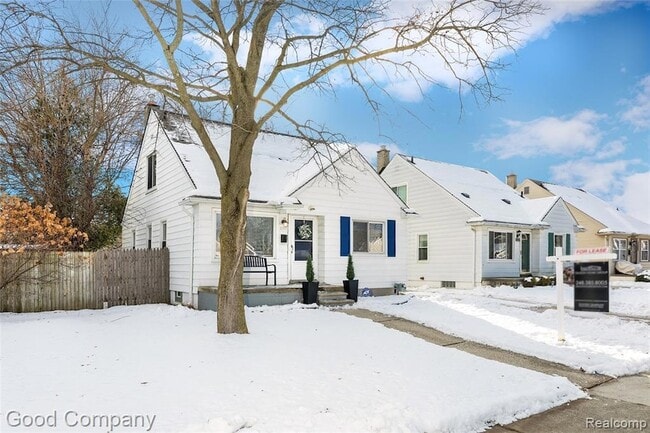 Building Photo - 1197 Catalpa Dr