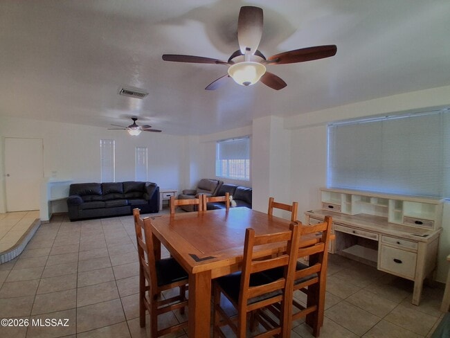 Building Photo - 2650 W Aurora Dr