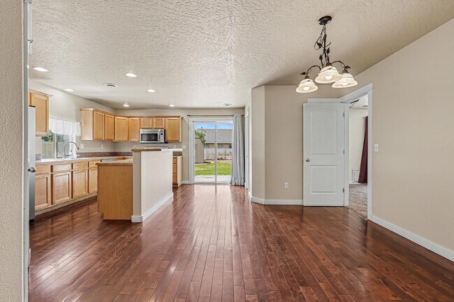 Building Photo - 18327 Buckeye Pl